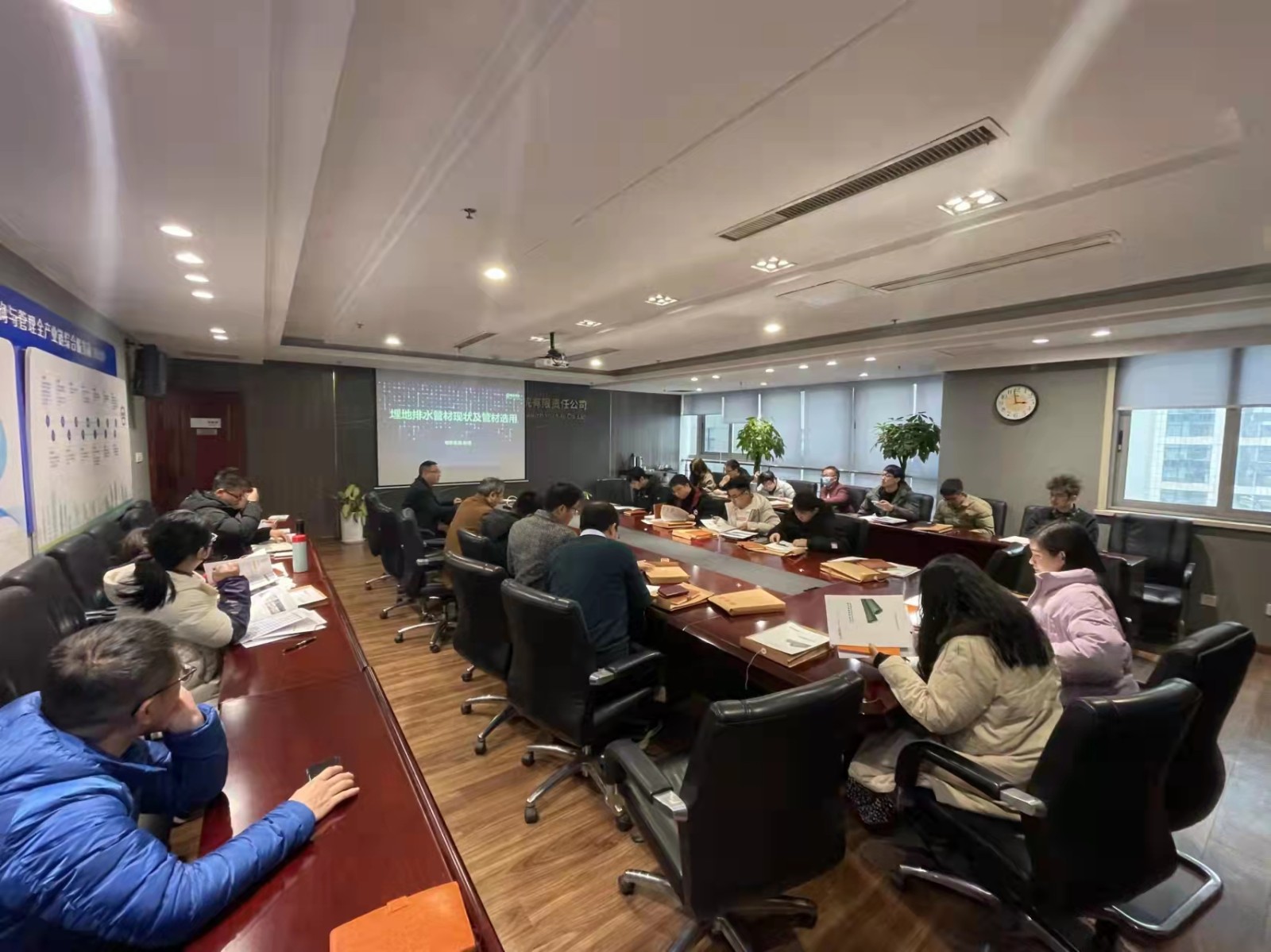 1646907391990872KANZ.jpg 1646907391990872KANZ.jpg